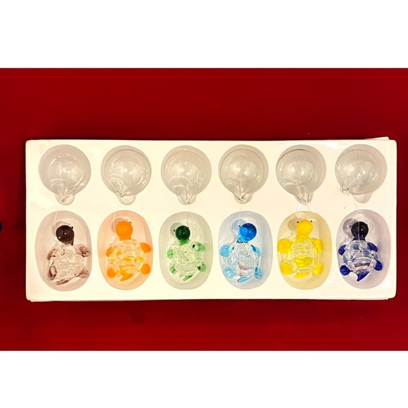 Floating Turtles - Picture 2 of 8